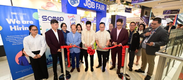 SM Supermalls Celebrates DOLE’s 92nd Anniversary and Marks 30,000th Hired-On-The-Spot Milestone